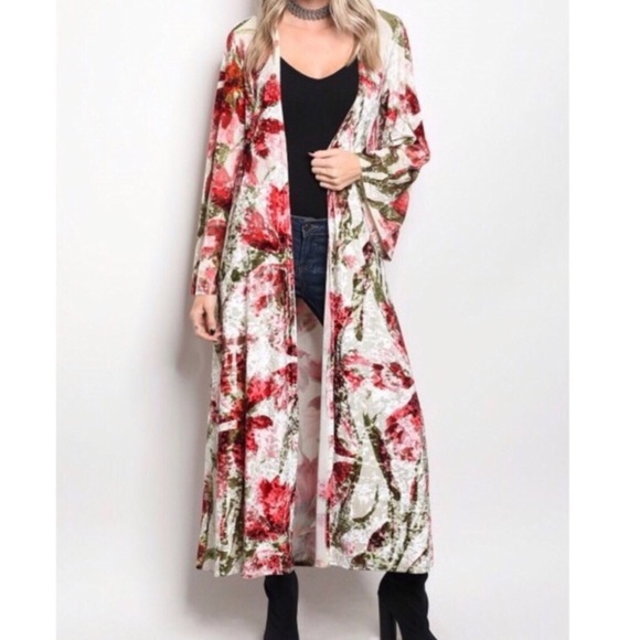 5 ⭐️Gorgeous Floral Velvet Duster - Picture 5 of 5